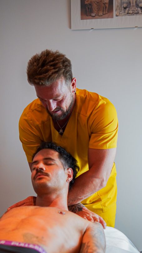 Estiramiento global de la musculatura extensora de cervicales